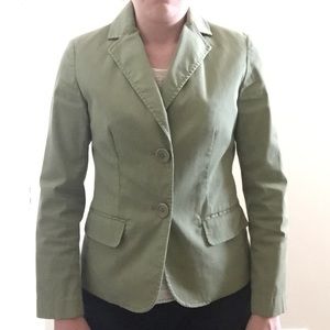 Slimming green blazer